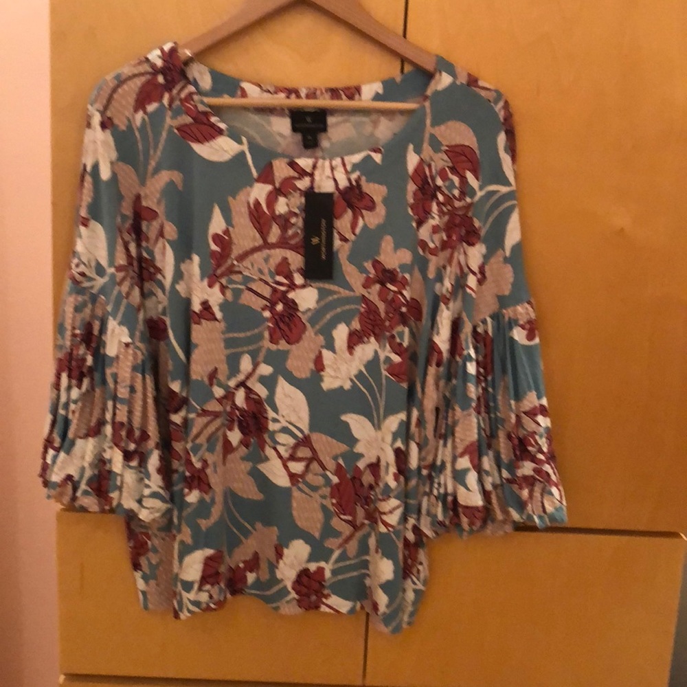 Women’s XL multi floral top